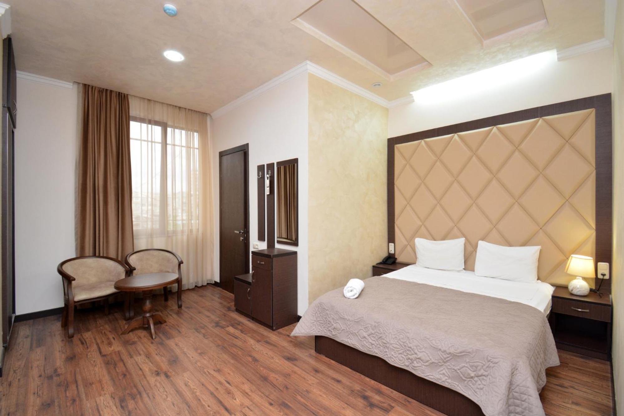 Partez Hotel Jereván Kültér fotó