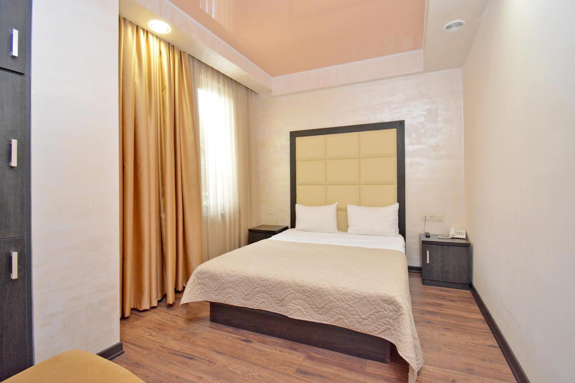 Partez Hotel Jereván Kültér fotó